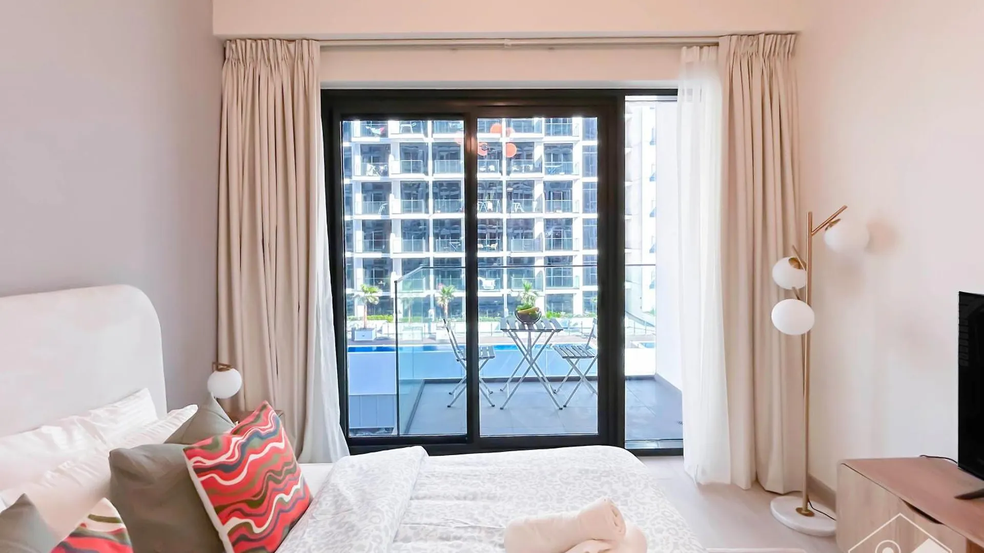 Urban Charm Studio With Balcony In Riviera Dubai Appartement