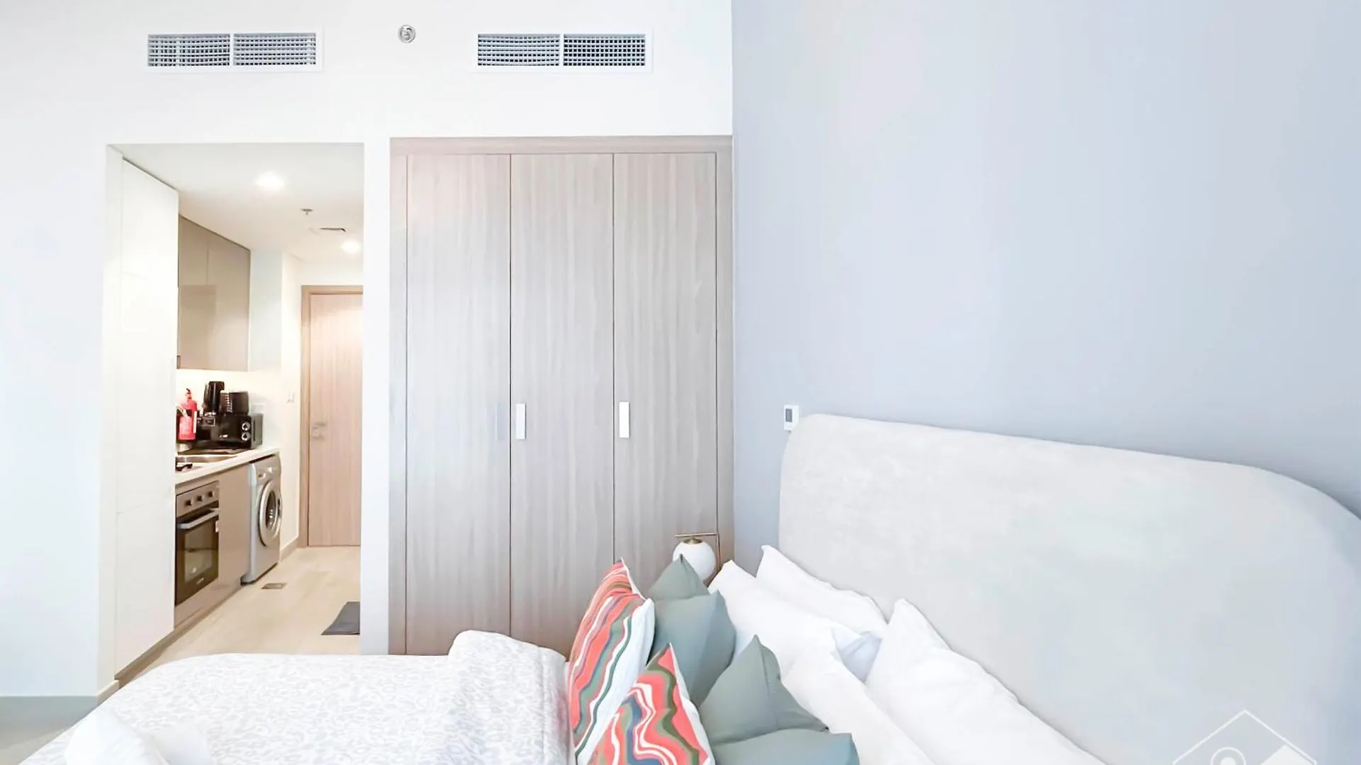 Apartment Urban Charm Studio With Balcony In Riviera Dubai